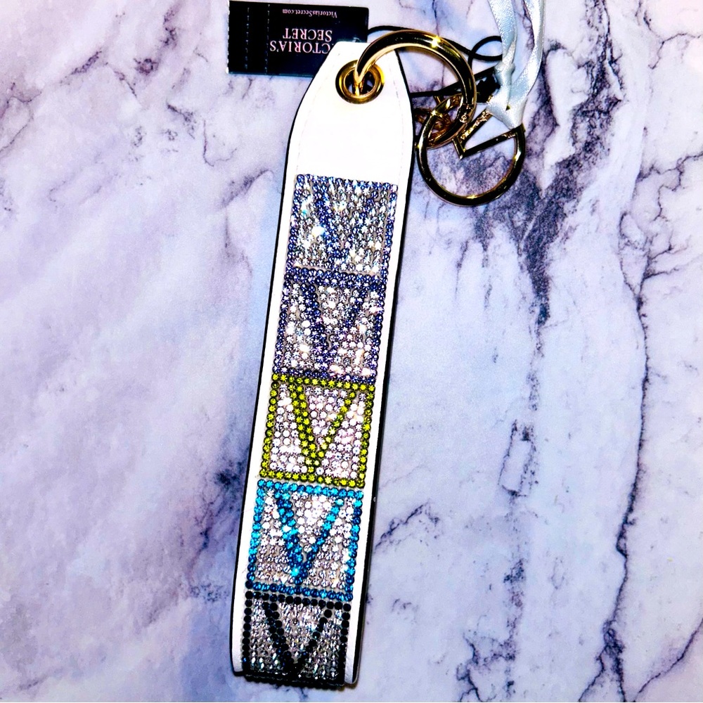 Victoria's Secret key holder Wristlet Keychain signature V NWT - Picture 6 of 12